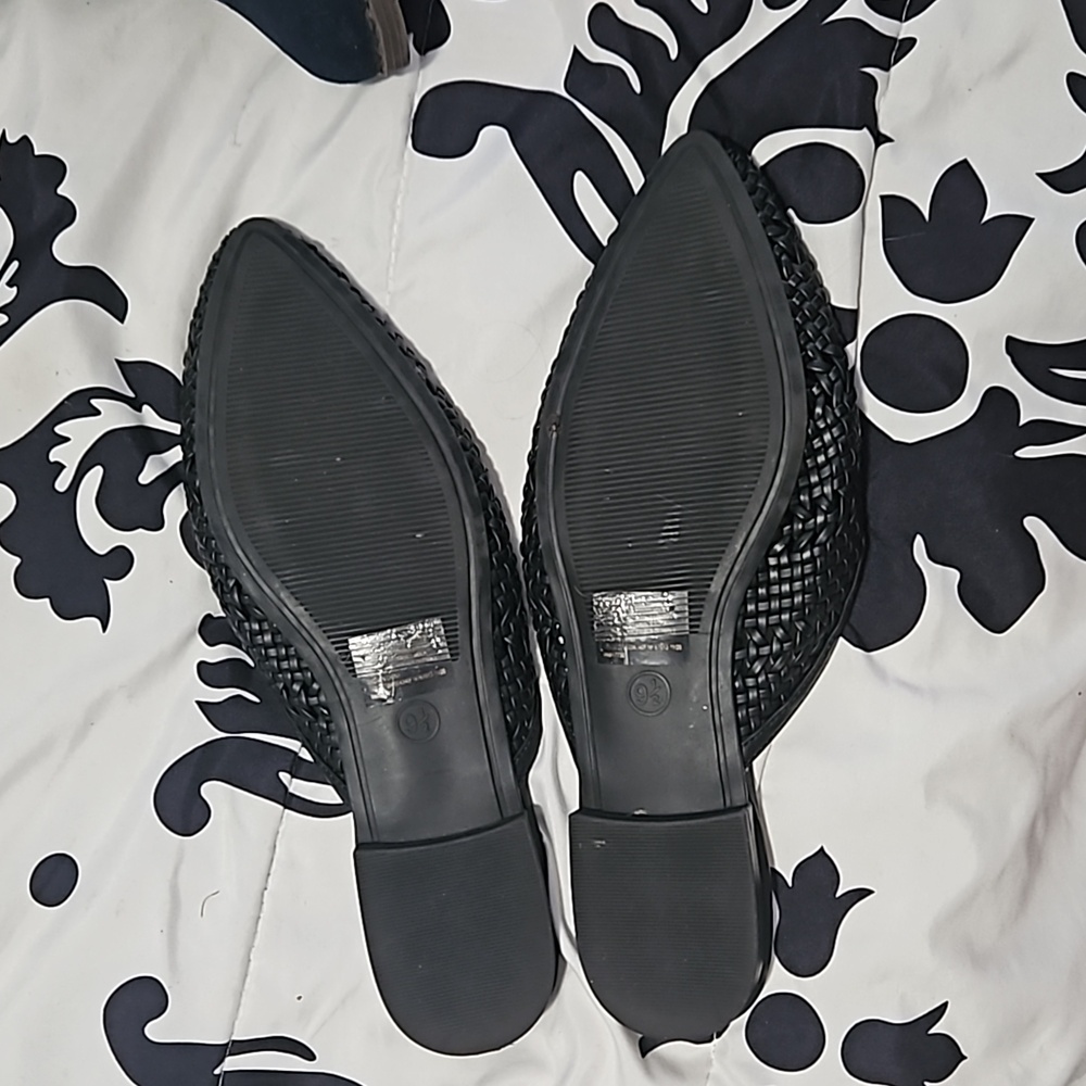 Flats - Picture 2 of 2